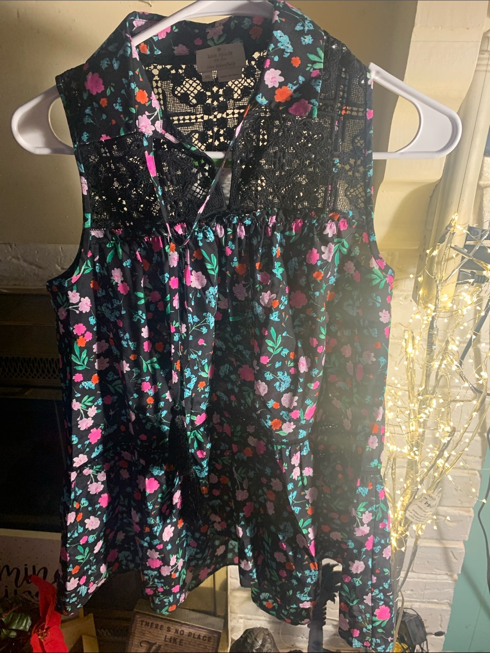 Women’s ' Black Floral Lace-Trim Sleeveless top